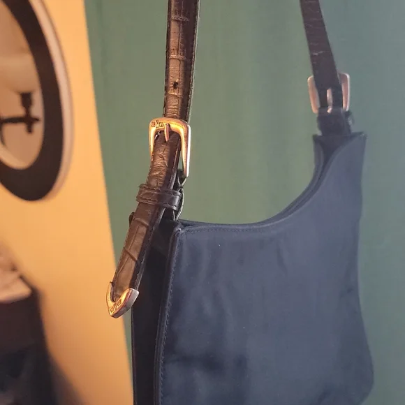 Purse(s) - Picture 3 of 4